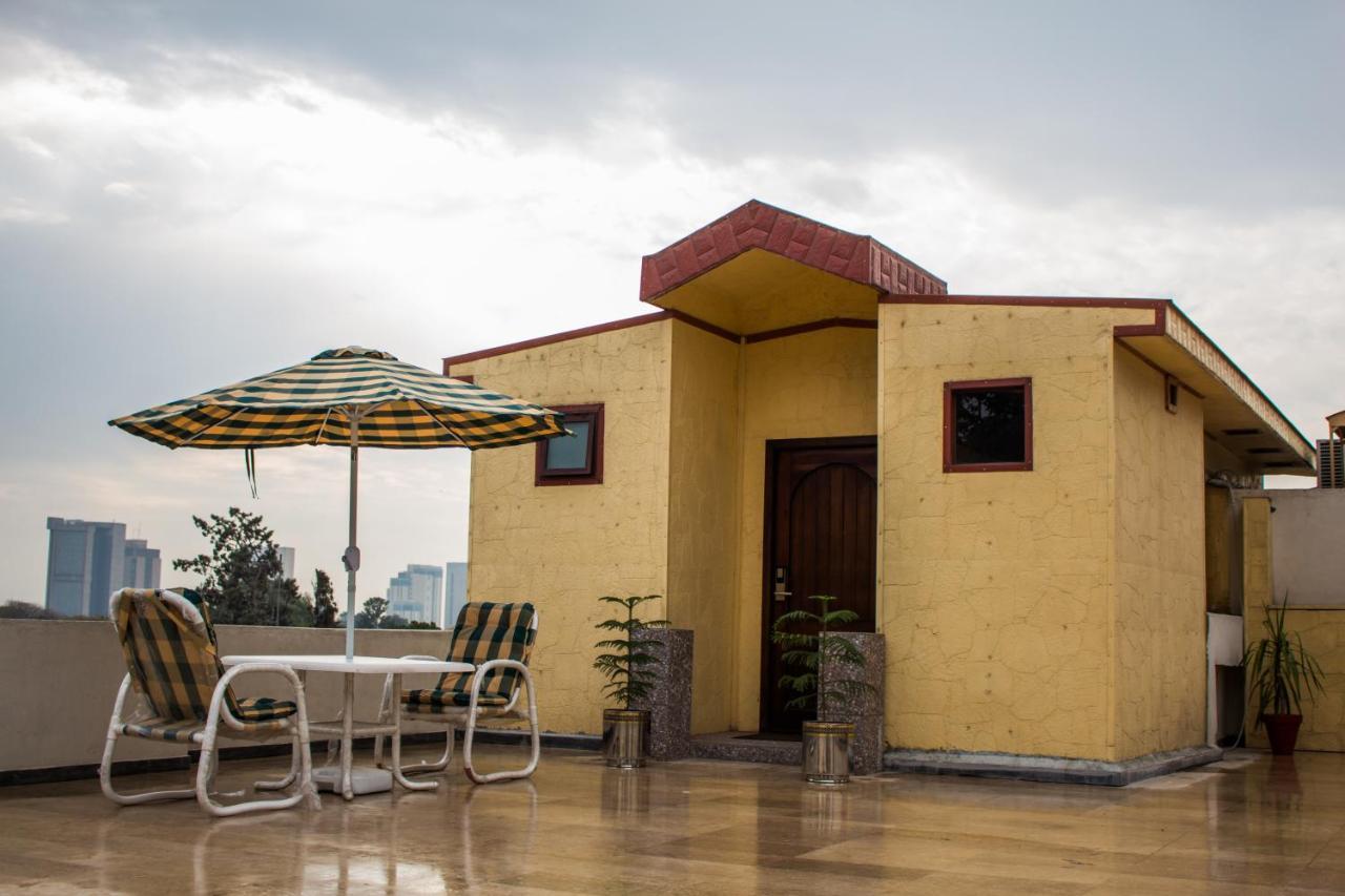 S Chalet Islamabad Exterior photo