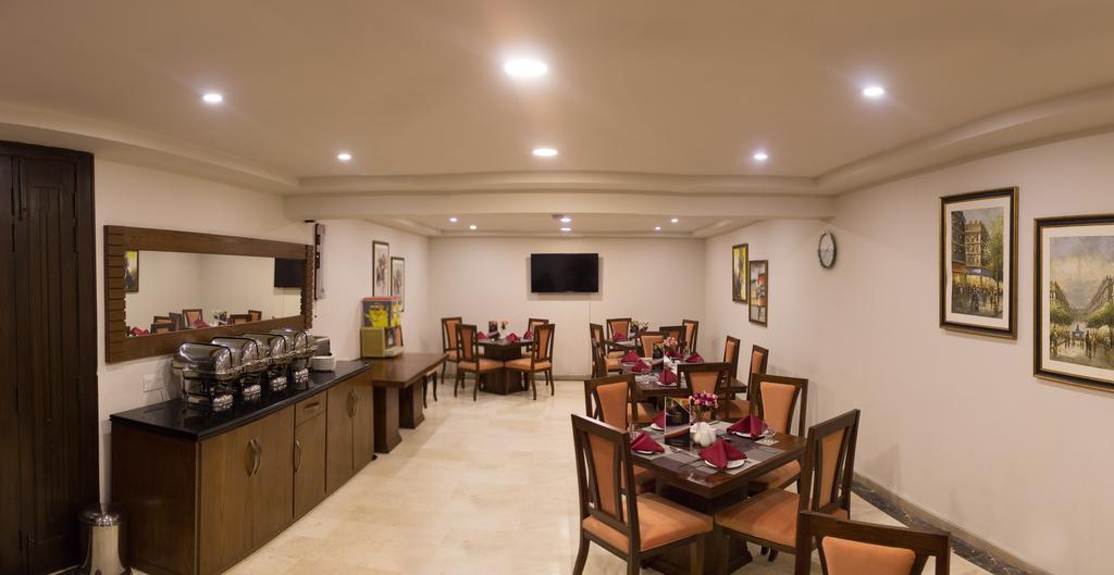 S Chalet Islamabad Exterior photo